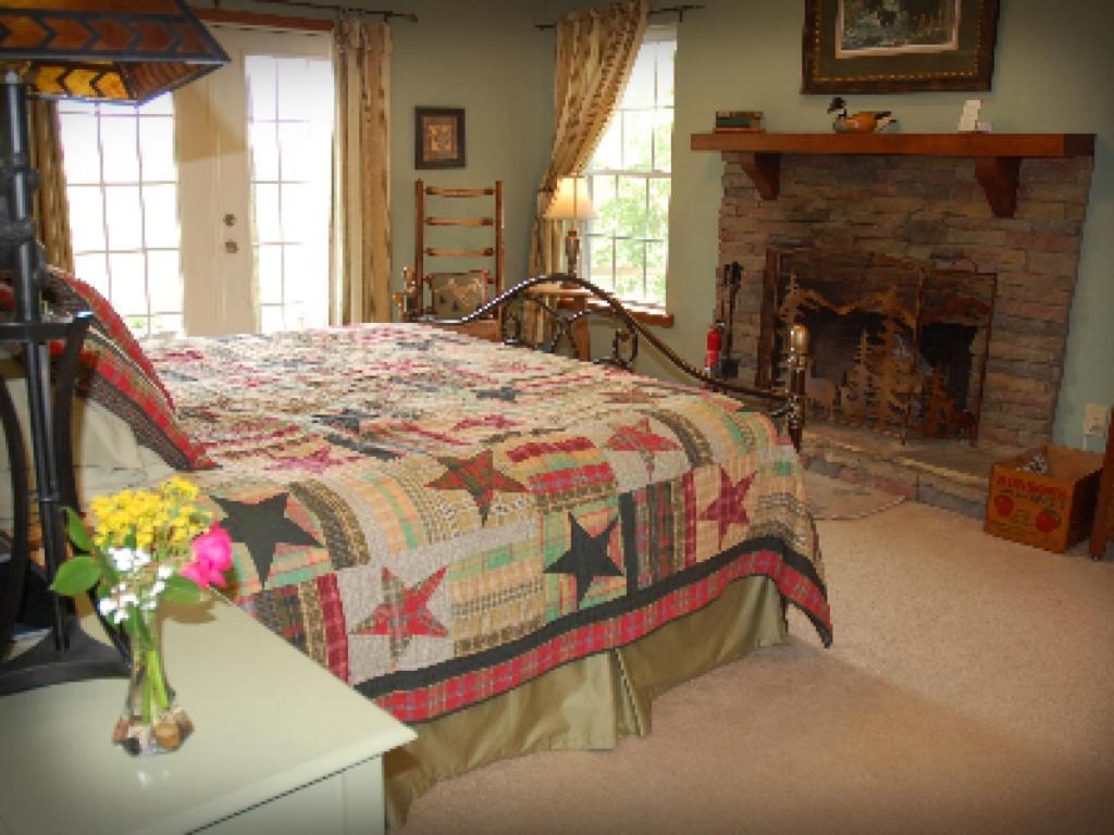 Long Mountain Lodge Bed & Breakfast Dahlonega Cameră foto