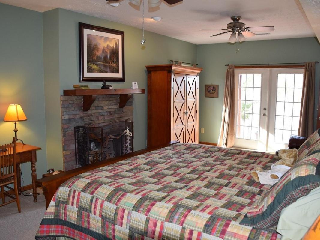 Long Mountain Lodge Bed & Breakfast Dahlonega Cameră foto