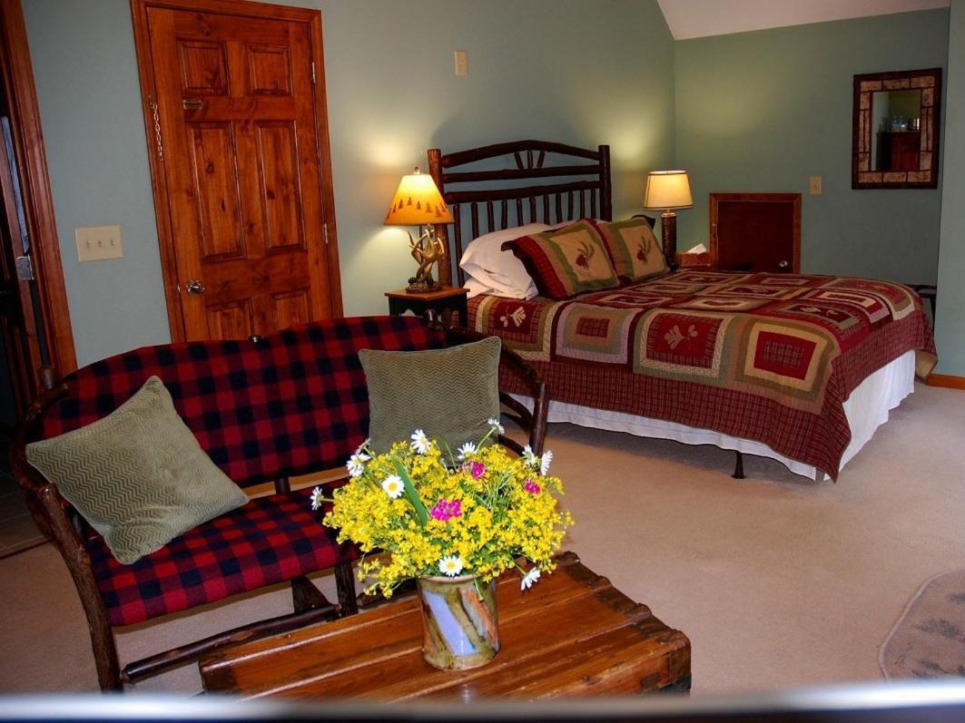 Long Mountain Lodge Bed & Breakfast Dahlonega Cameră foto